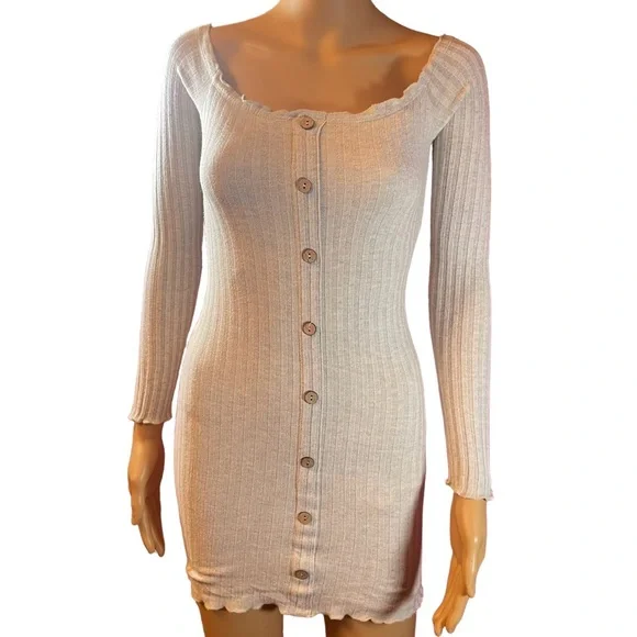 FASHION NOVA Off the shoulder mini dress Size S worn once - Picture 2 of 9